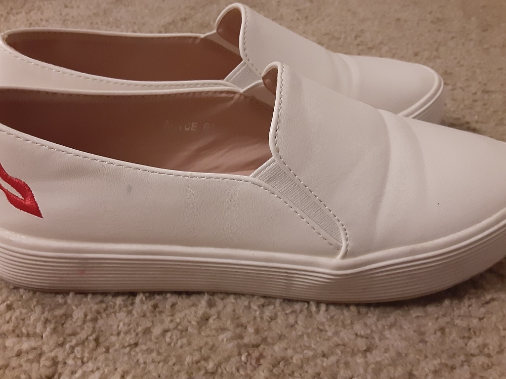 Shoes - Picture 2 of 3